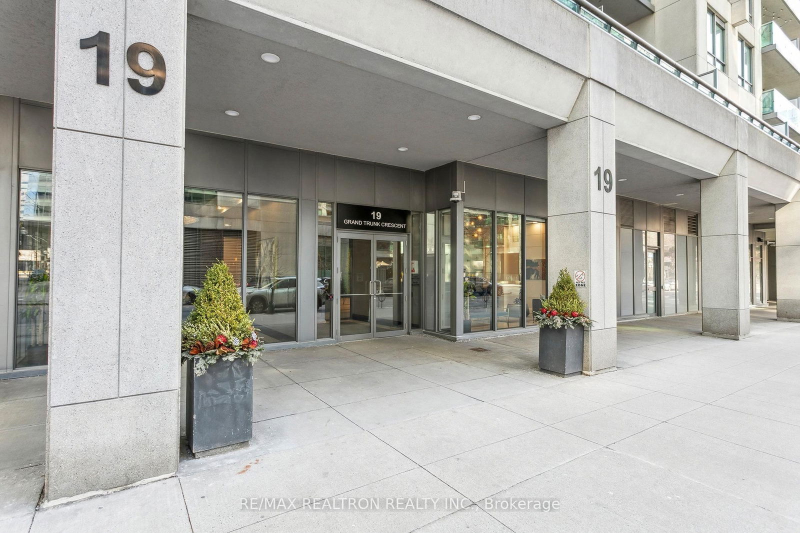 Condo for sale at 1215-19 Grand Trunk Crescent, Toronto, Waterfront Communities C1, M5J 3A3 - MLS: C12012607