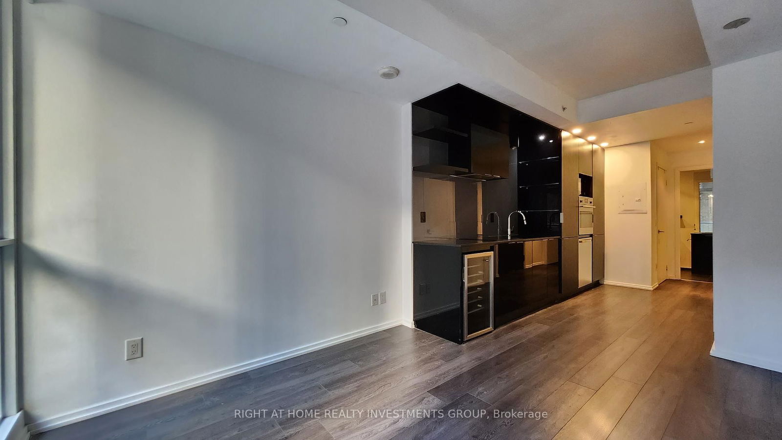 Condo for lease at 1104-70 Temperance Street, Toronto, Bay Street Corridor, M5H 0B1 - MLS: C12013288