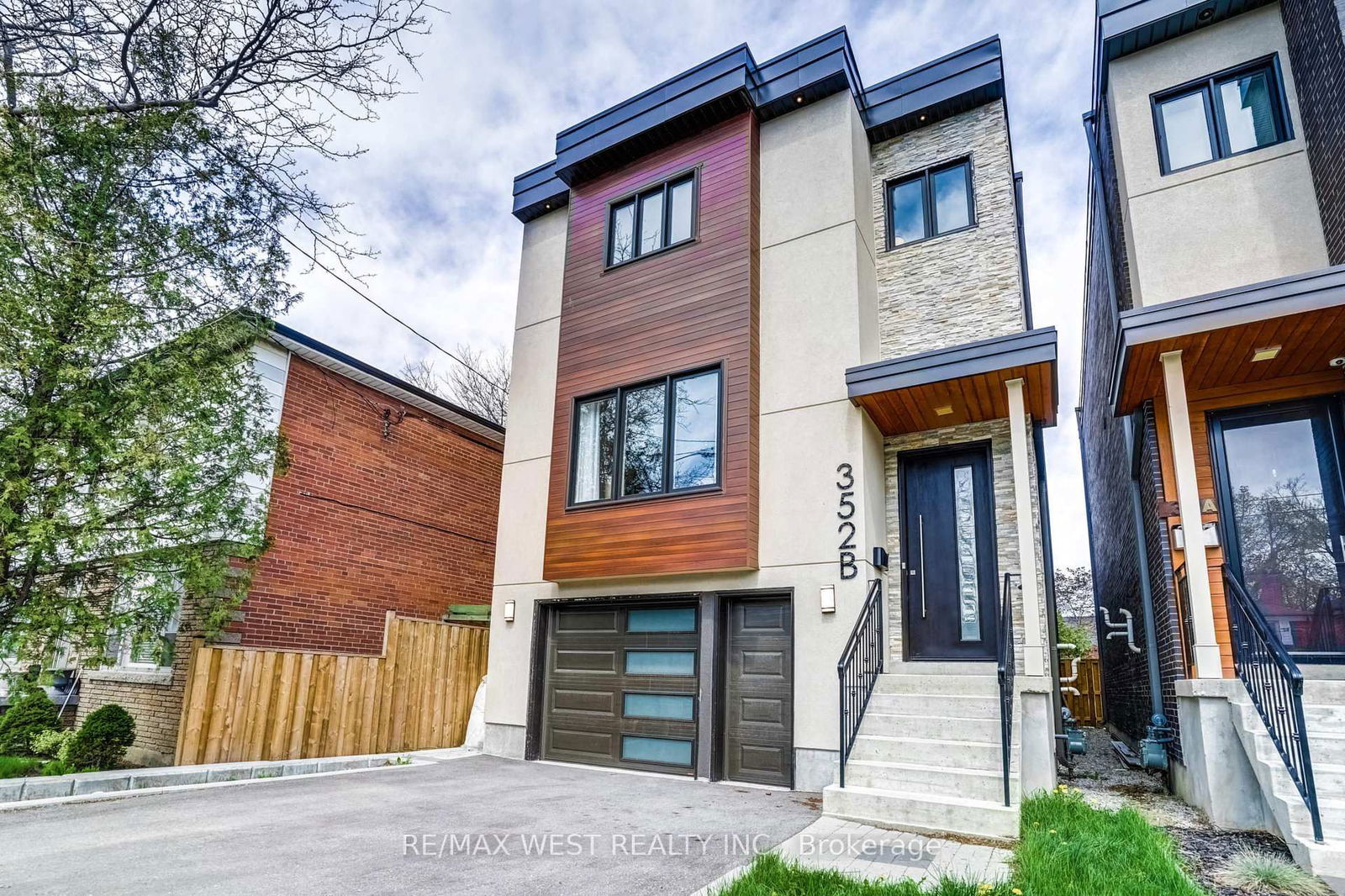 Detached House for sale at 352B Lawrence Avenue, Toronto, Bedford Park-Nortown, M5M 1B7 - MLS: C12013693