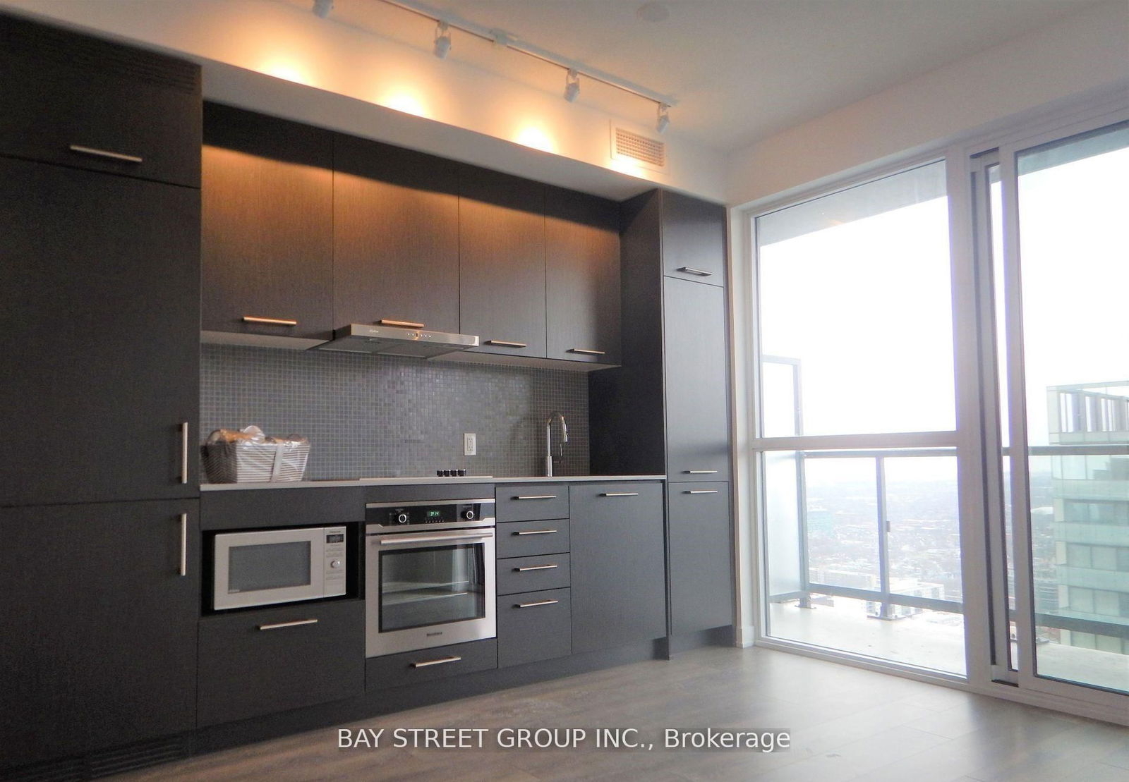 Condo leased at 4209-87 Peter Street, Toronto, Waterfront Communities C1, M5V 0P1 - MLS: C12013968
