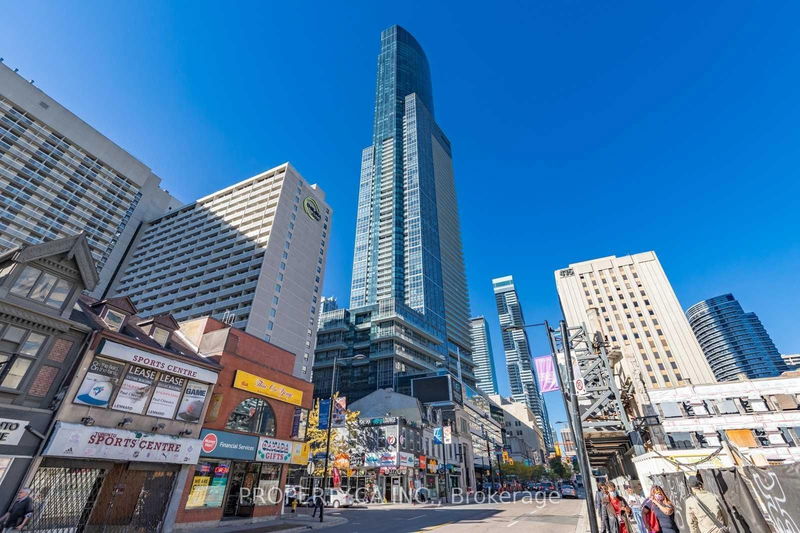 home for lease on 4403-386 Yonge Street