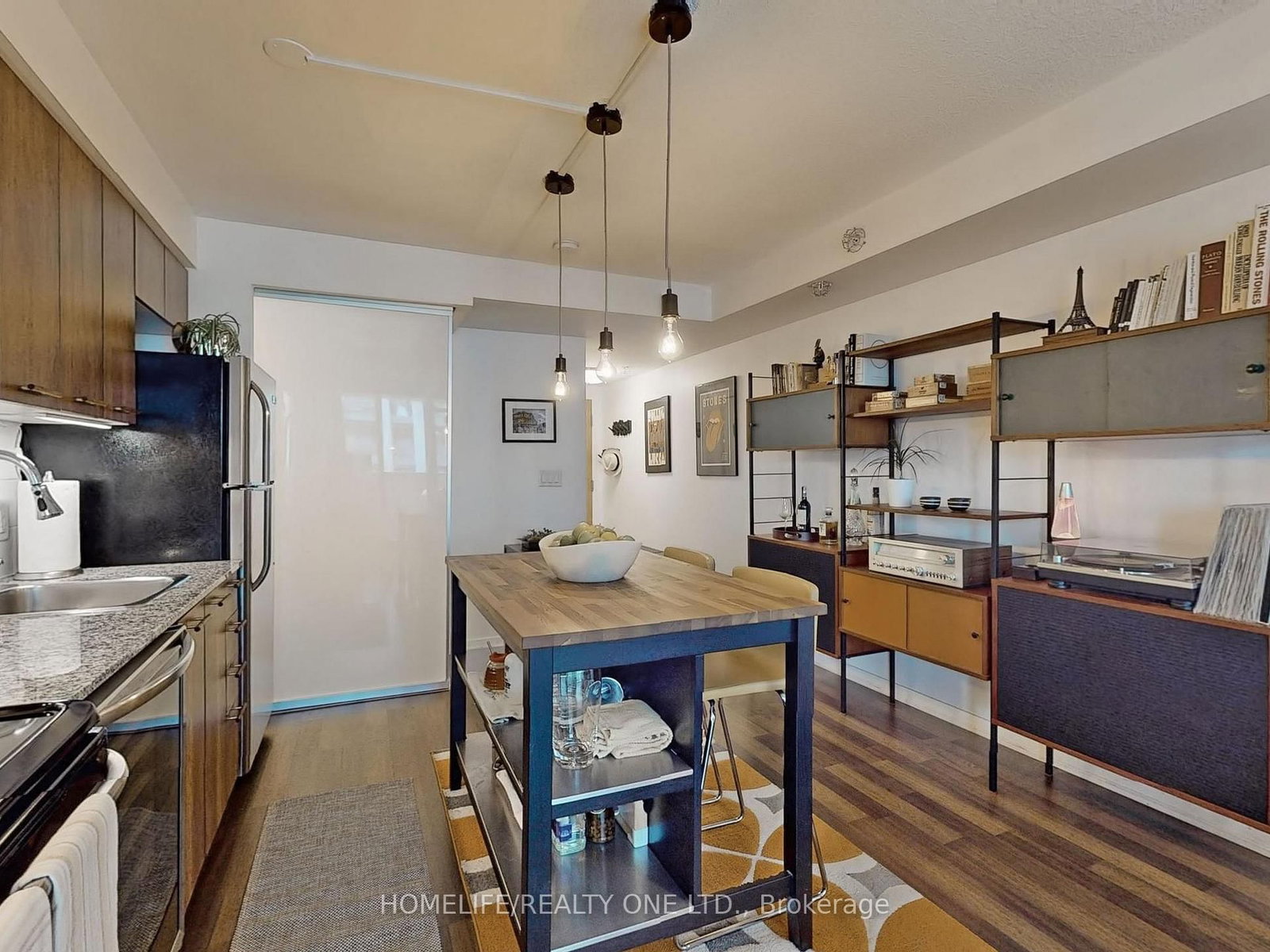 Listing Image 16
