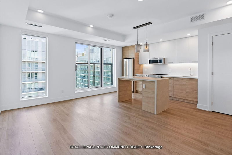 home for lease on 3109-200 Redpath Avenue