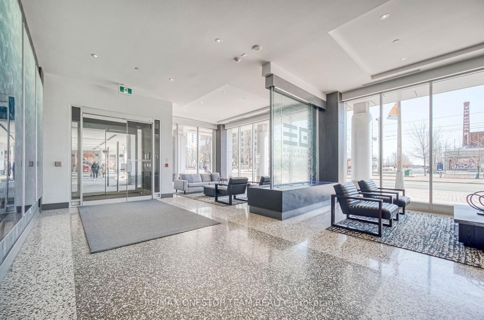 Condo for sale at 1002-218 Queens Quay, Toronto, Waterfront Communities C1, M5J 2Y6 - MLS: C12014906