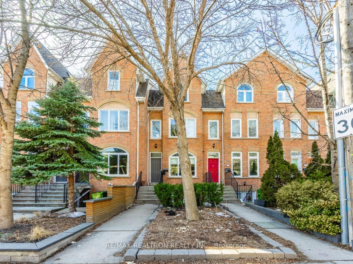 Townhouse sold at 388 Clinton Street, Toronto, Annex, M6G 2Z2 - MLS: C12015139