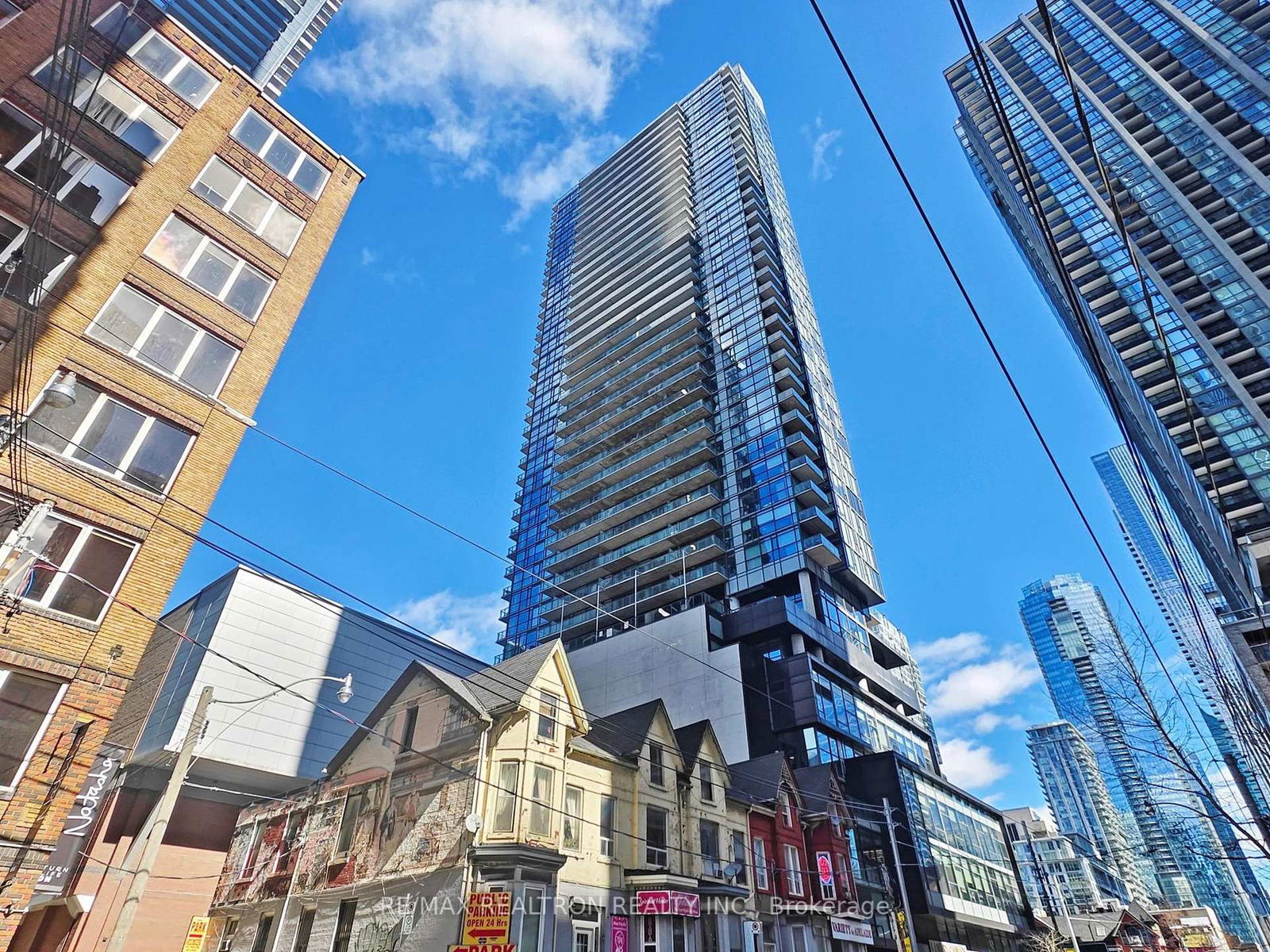 Condo for sale at 3704-290 Adelaide Street, Toronto, Waterfront Communities C1, M5V 1P6 - MLS: C12015225