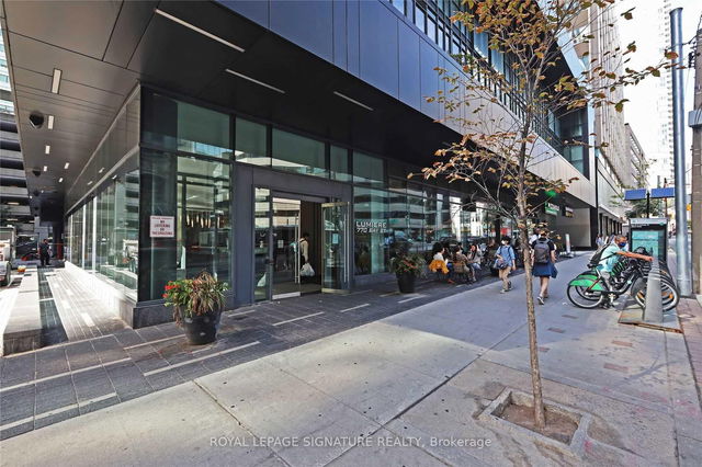 204 - 770 Bay Street