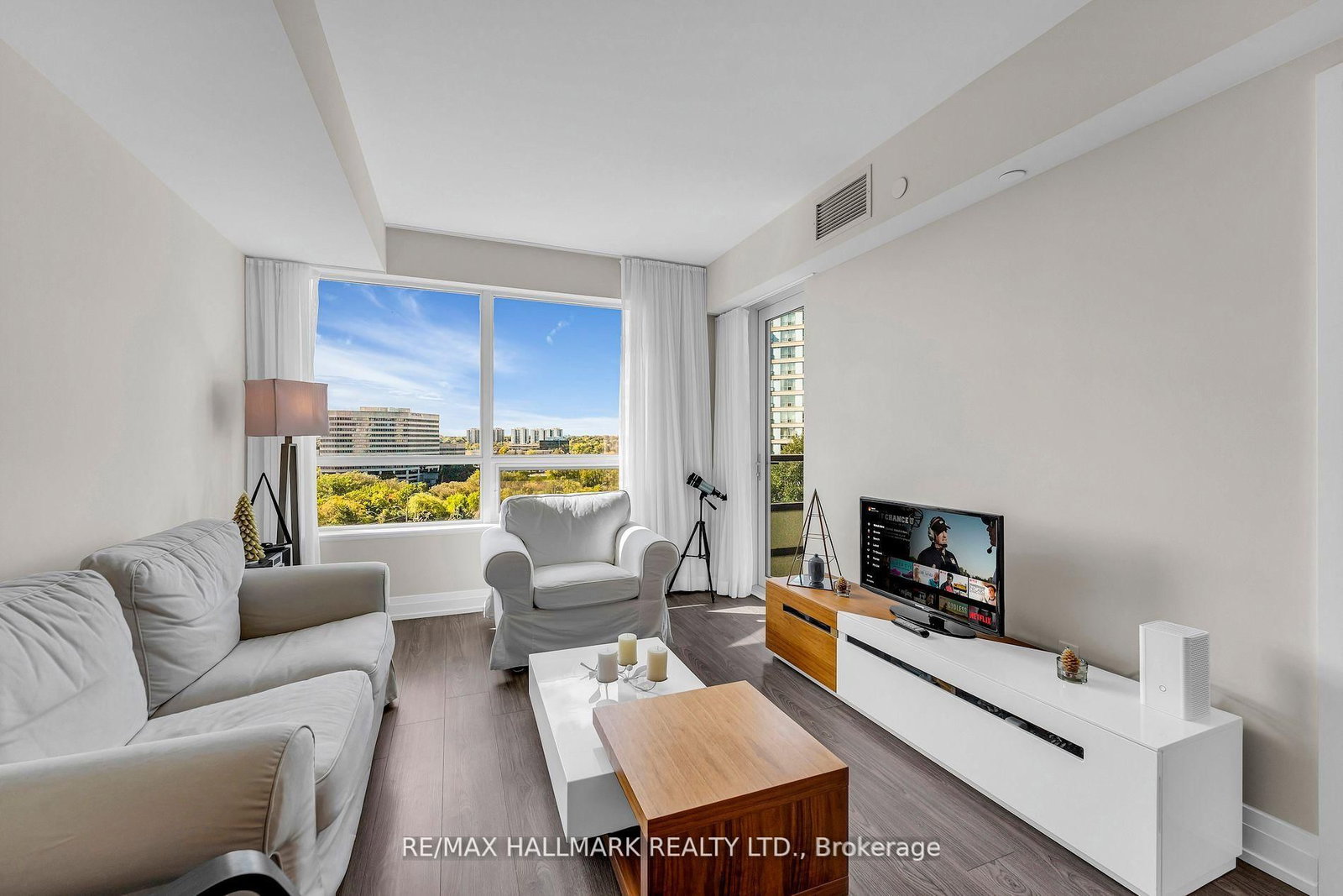 Inside 800-899 sq ft