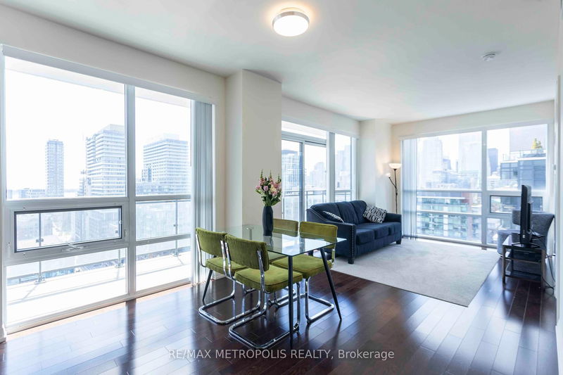 home for sale on 2115-460 Adelaide Street E