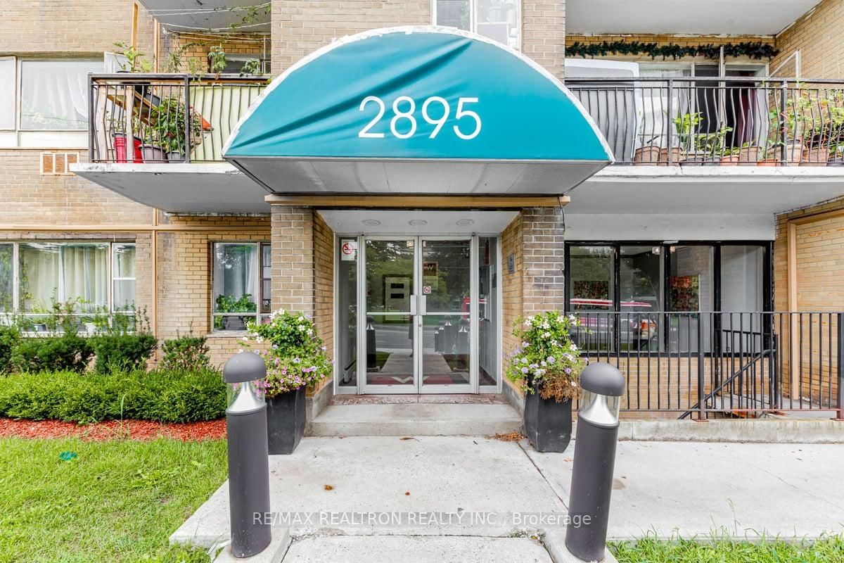 Condo for lease at 203-2895 Bathurst Street, Toronto, Bedford Park-Nortown, M6H 3A8 - MLS: C12017494