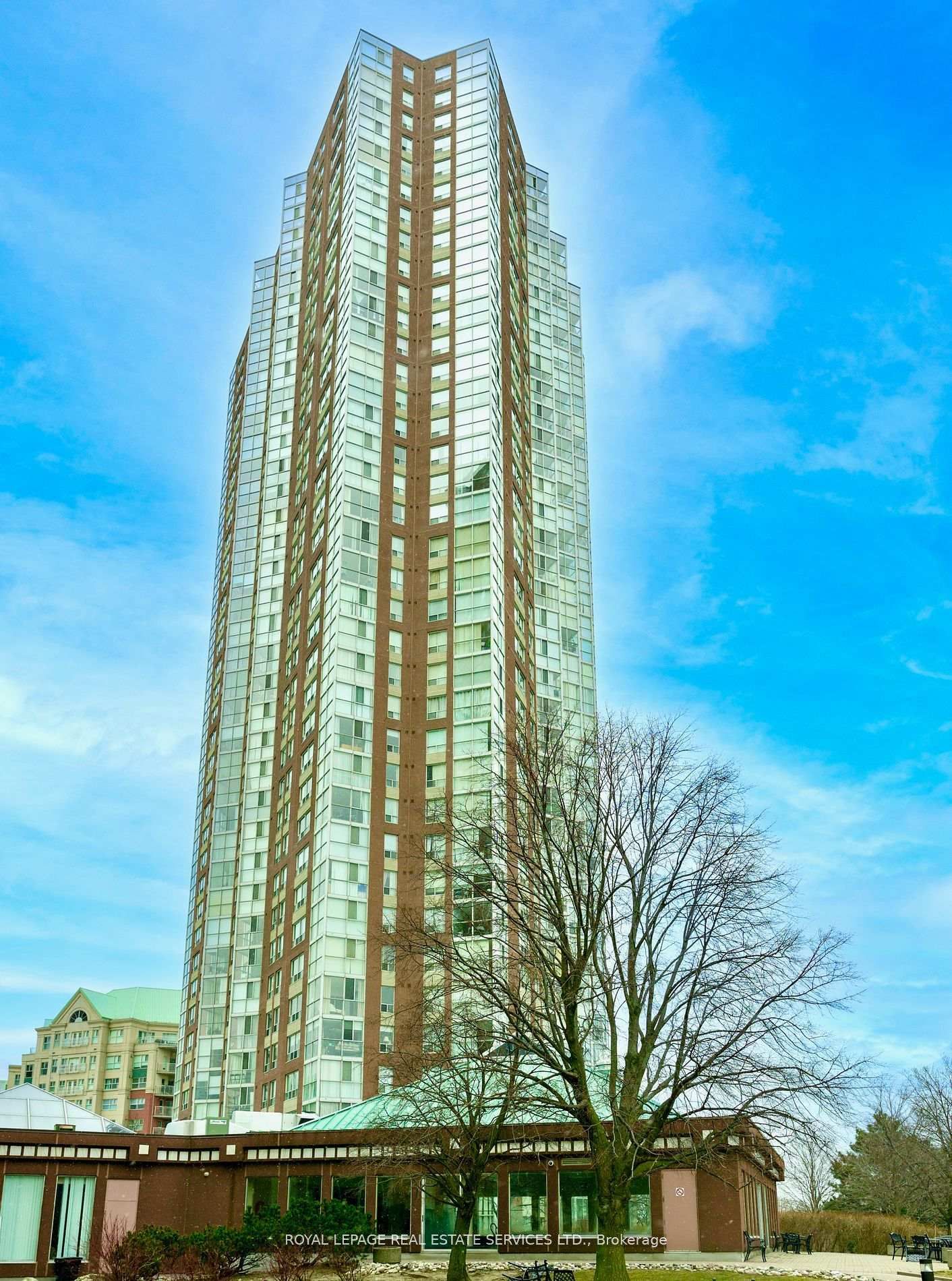 Condo for sale at 212-7 Concorde Place, Toronto, Banbury-Don Mills, M3C 3N4 - MLS: C12017572