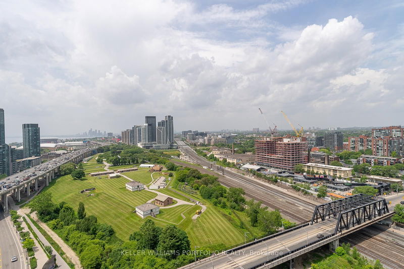 Unit 2012 — 170 Fort York Blvd, Toronto - Waterfront Communities C1 image-0-0