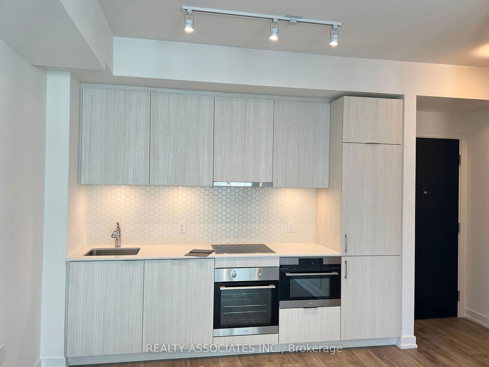 Condo for sale at 1816-158 Front Street, Toronto, Moss Park, M5A 0K9 - MLS: C12018330