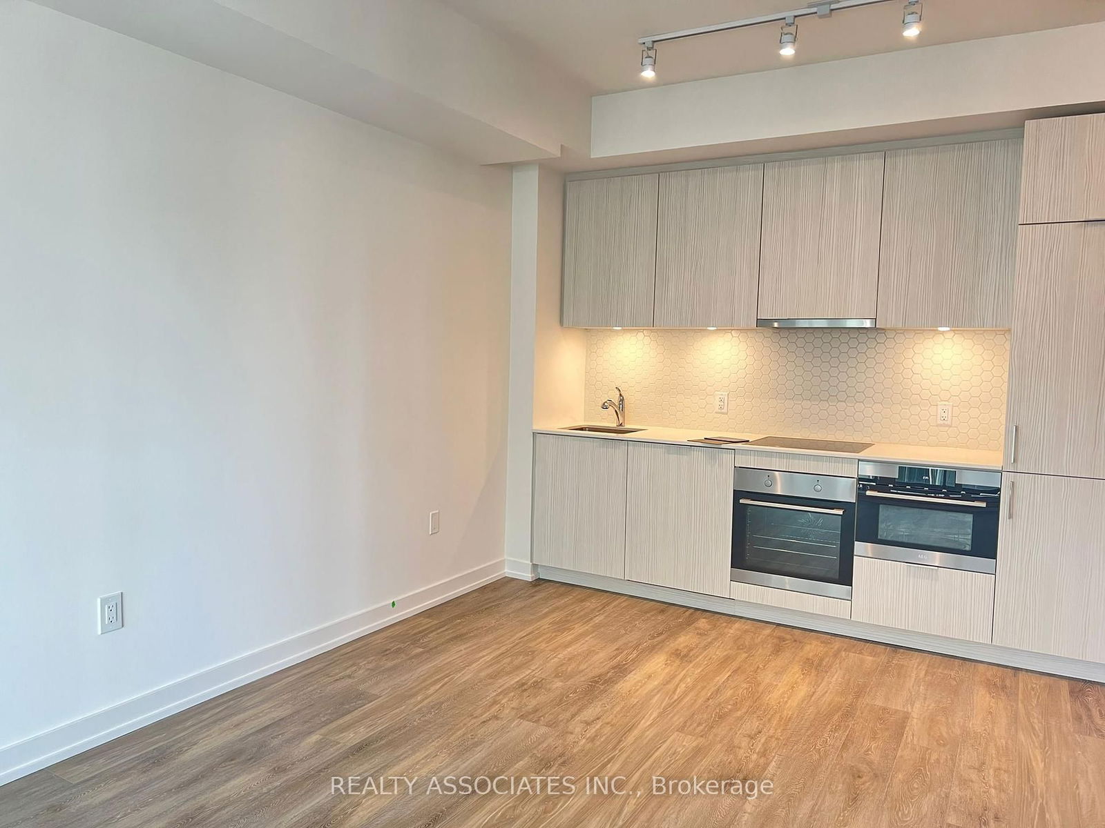 Condo for sale at 1816-158 Front Street, Toronto, Moss Park, M5A 0K9 - MLS: C12018330