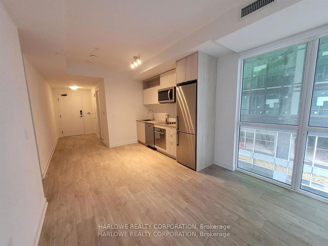 355 SW - 121 Lower Sherbourne Street