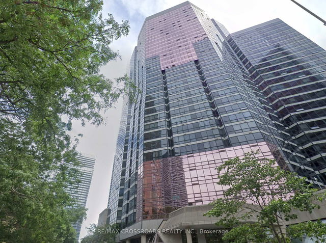 Ph02 - 1001 Bay Street
