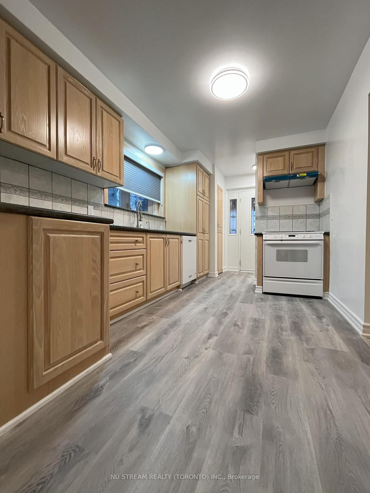 Semi-Detached House leased at Upper B-24 Dunboyne Court, Toronto, Westminster-Branson, M2R 2B7 - MLS: C12020899