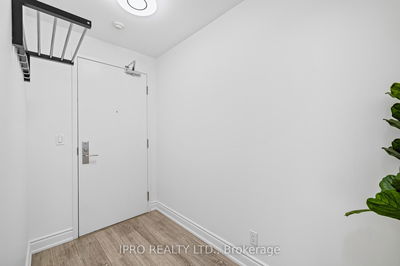 Unit 732 — 21 Nelson St, Toronto - Waterfront Communities C1 image-0-3