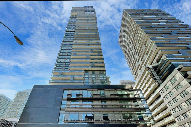 home for lease on 2409-39 Roehampton Avenue