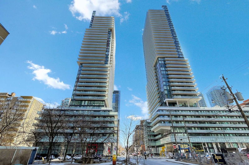 home for sale on 1707-185 Roehampton Avenue