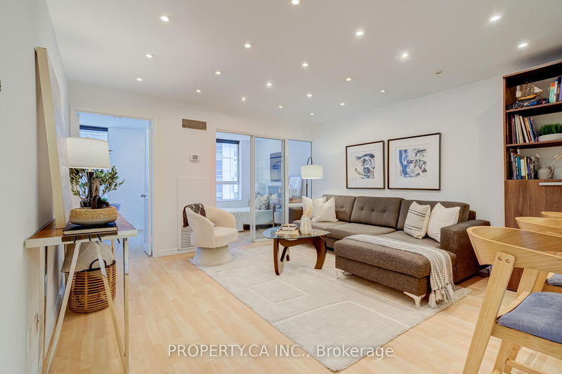 home for sale on 509-717 Bay Street