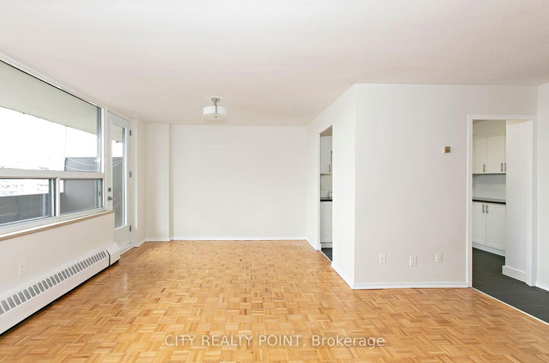 home for lease on 805-6200 Bathurst Street