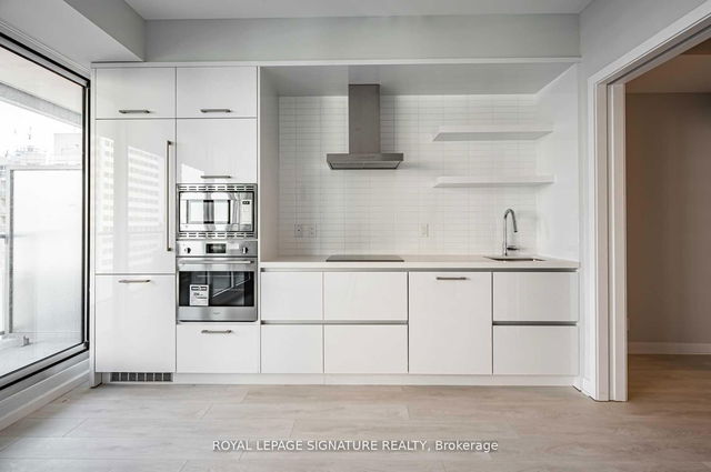 2901 - 2221 Yonge Street