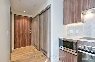 Unit 1106 — 95 Mcmahon Dr, Toronto - Bayview Village image-0-3