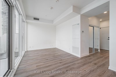 Unit 510 — 20 Tubman Avenue — photo 5