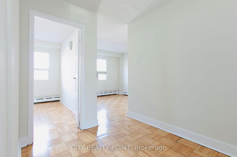 home for lease on 201-990 Avenue Road