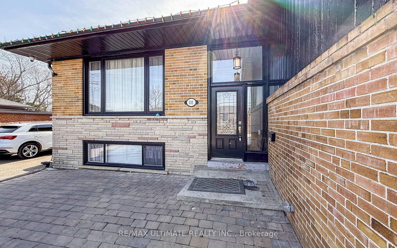 Lower - 111 Combe Ave, Toronto, M3H 4J8 | Image 2