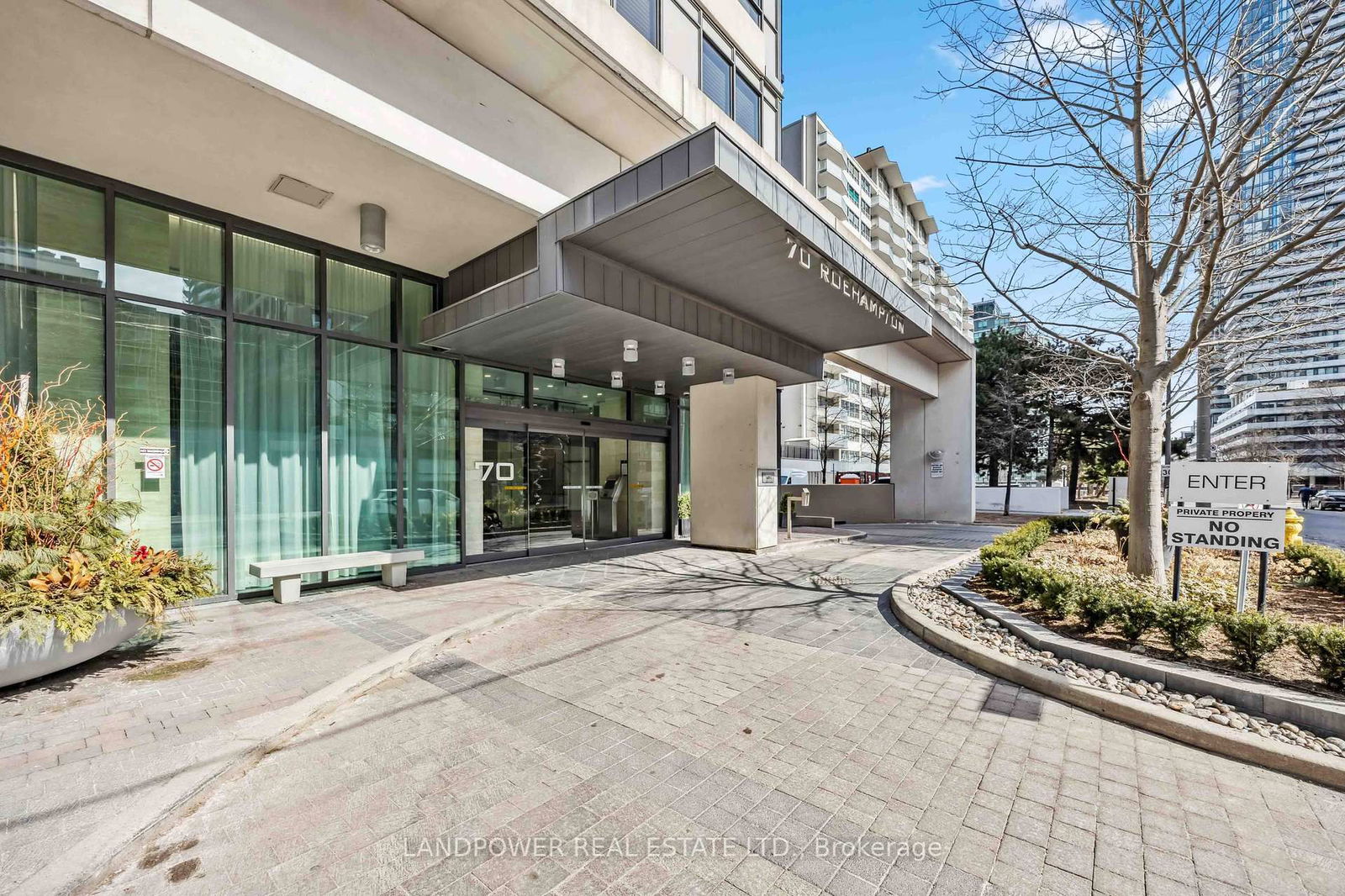 Condo sold at 2217-70 Roehampton Avenue, Toronto, Mount Pleasant West, M4P 1R1 - MLS: C12023124