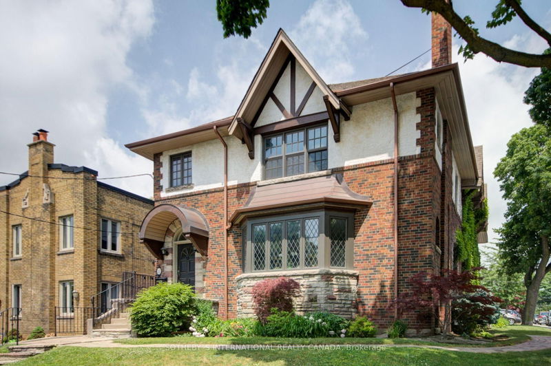 home for lease on 2-22 College View Avenue