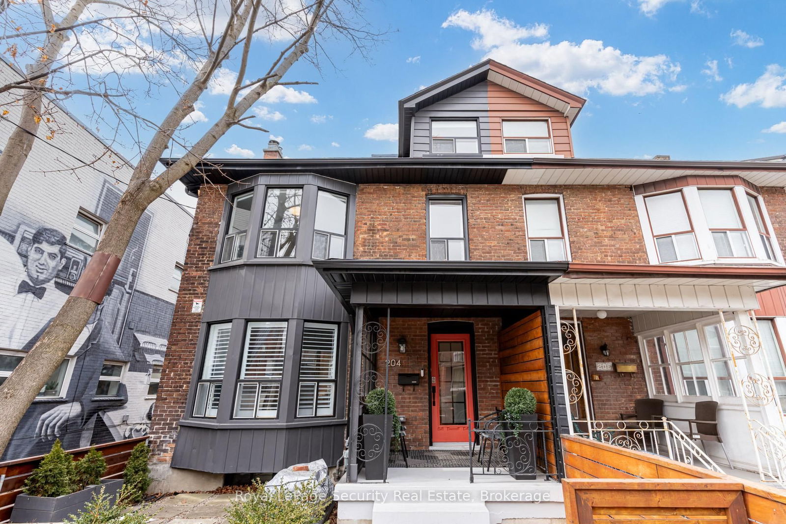 Semi-Detached House for sale at 204 Montrose Avenue, Toronto, Palmerston-Little Italy, M6G 3G7 - MLS: C12024231