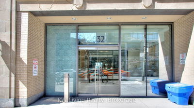 Unit 1303 — 832 Bay St, Toronto - Bay Street Corridor image-0-3