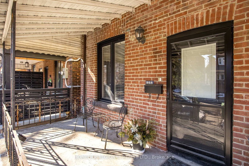 200 Roxton Rd, Toronto, M6J 2Y5 | Image 2