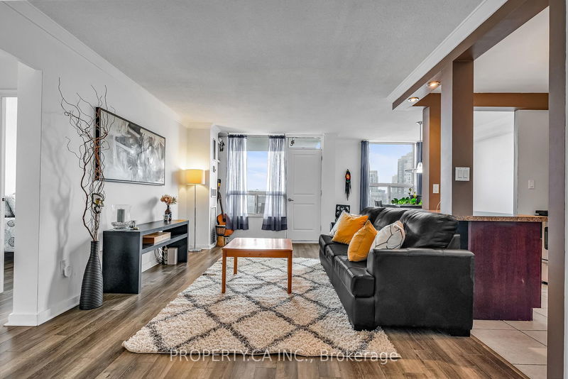 home for sale on 1103-20 Edgecliff Gfwy