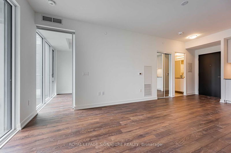 home for lease on 511-158 Front Street E
