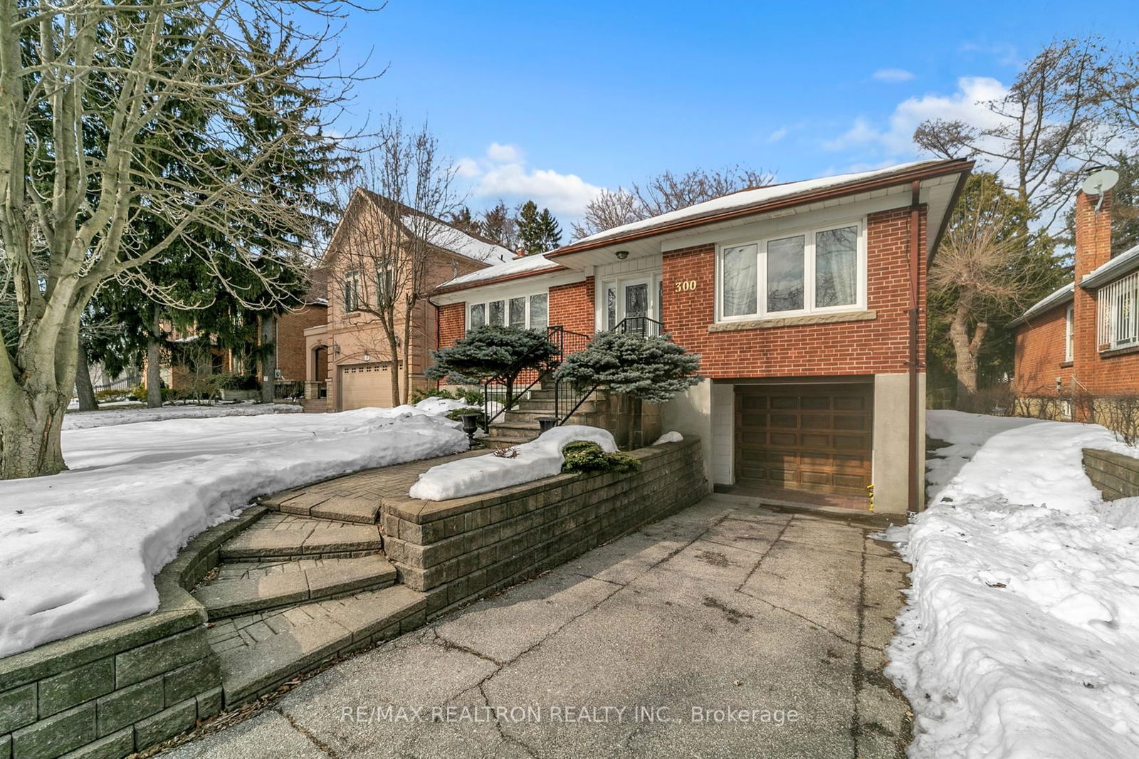 Detached House for sale at 300 Spring Garden Avenue, Toronto, Willowdale East, M2N 3H3 - MLS: C12026346