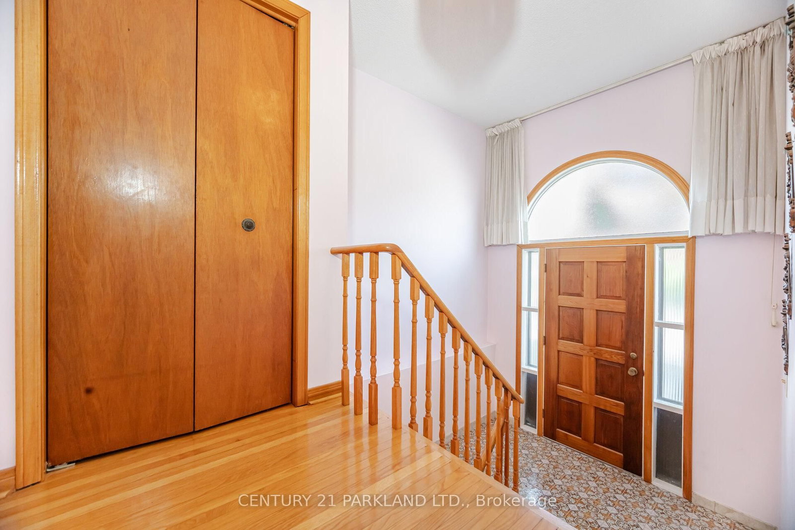 Listing Image 3