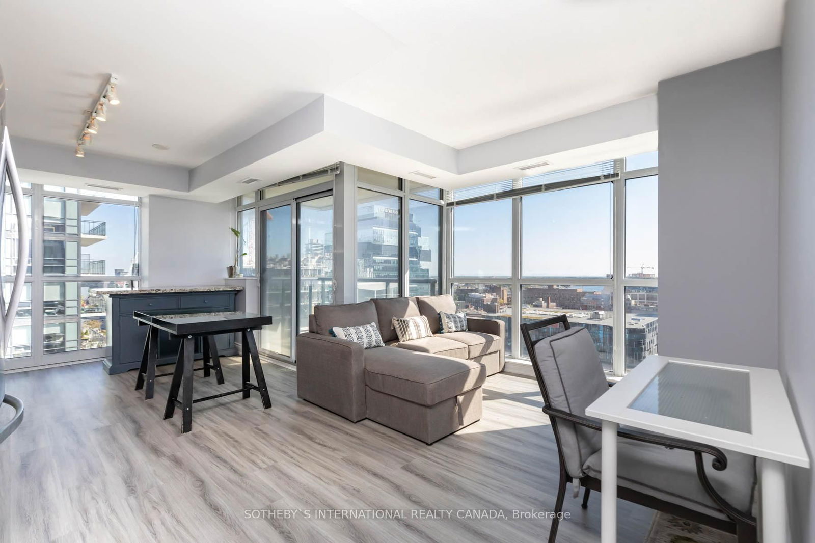 Condo for lease at 1904-400 Adelaide Street, Toronto, Church-Yonge Corridor, M5A 4S3 - MLS: C12028400