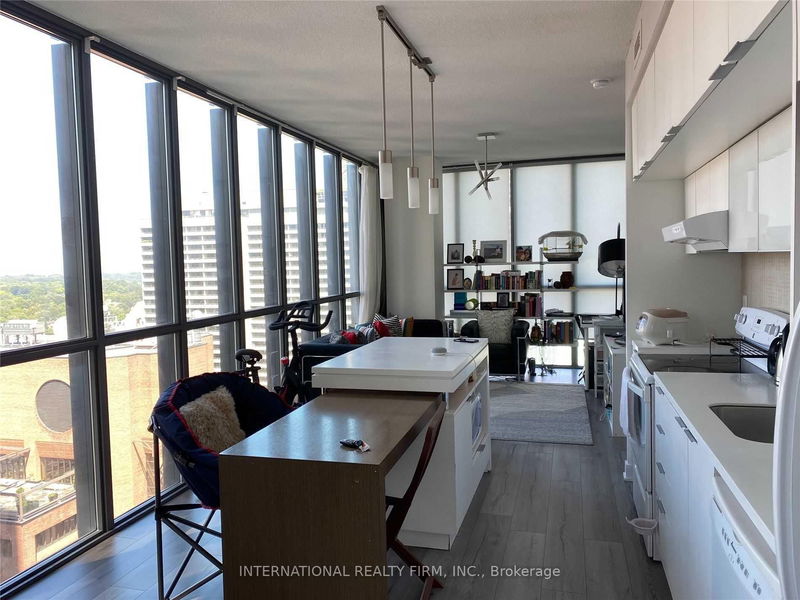 home for lease on 2208-110 Charles Street E
