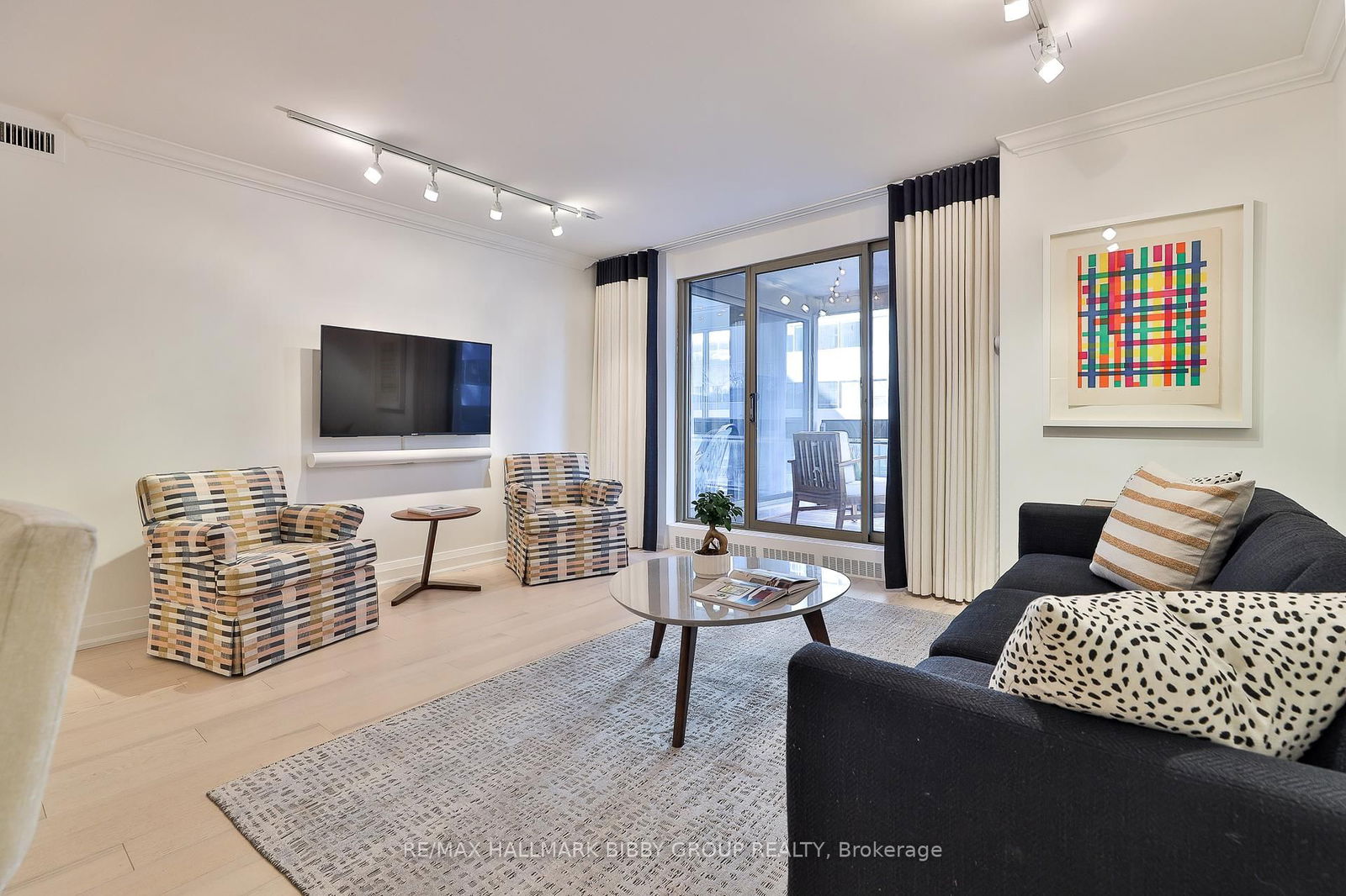 Condo sold at 206-61 St Clair Avenue, Toronto, Yonge-St. Clair, M4V 2Y8 - MLS: C12028923