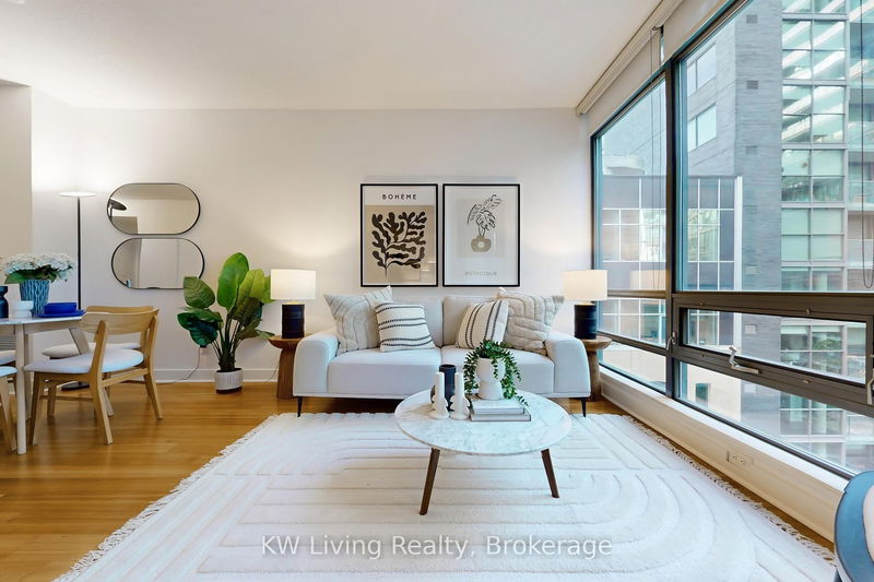 home for sale on 703-438 King Street W