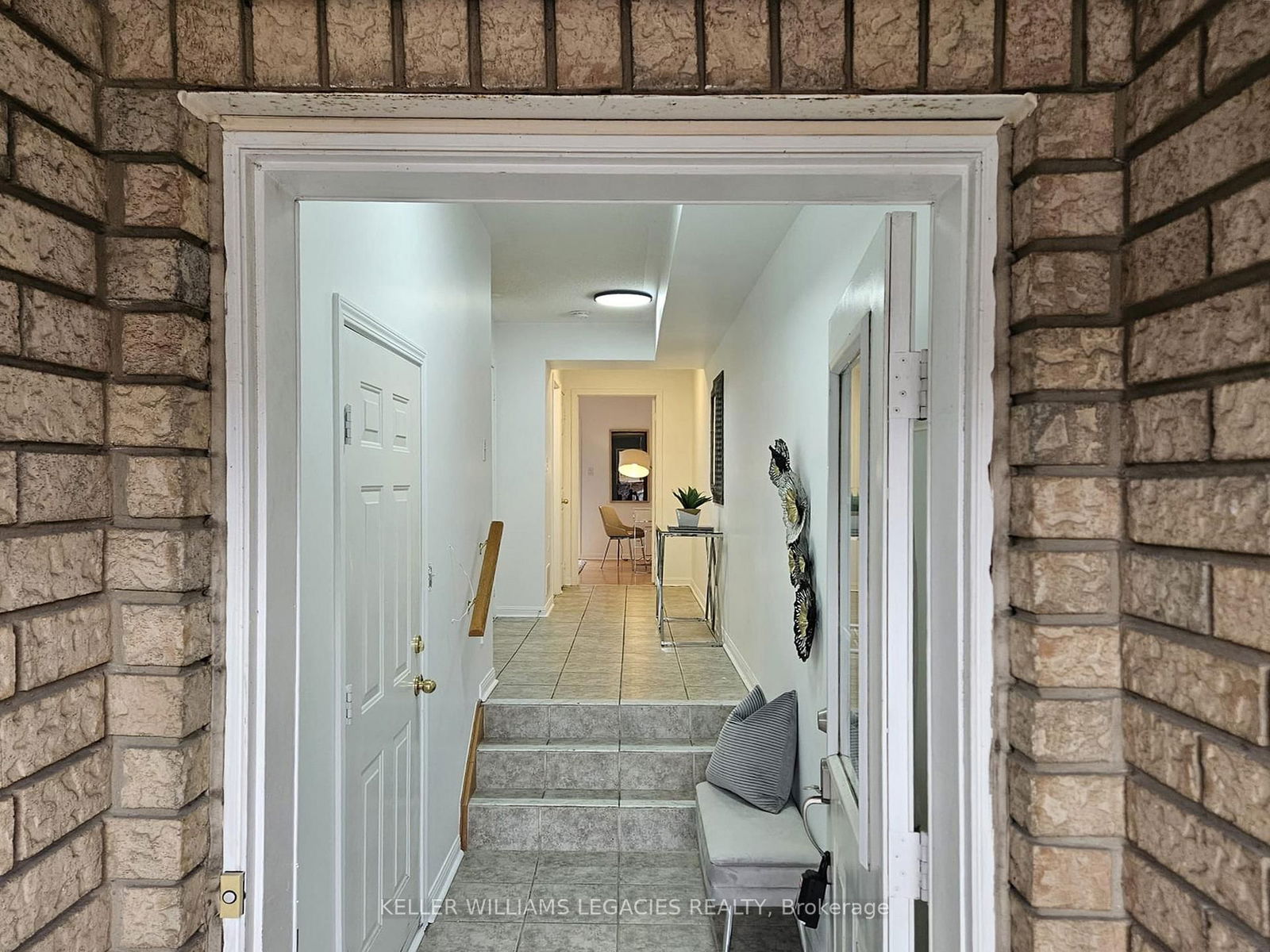 Townhouse for sale at 39 Sufi Crescent, Toronto, Victoria Village, M4A 2X3 - MLS: C12029191