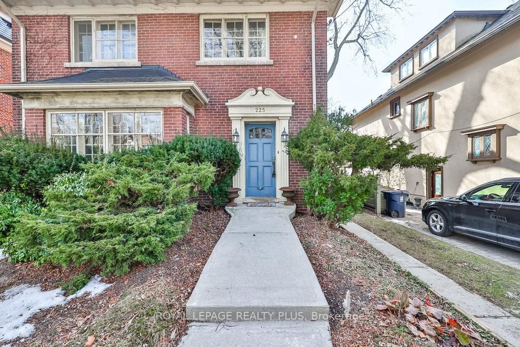 Detached House for sale at 225 Glenrose Avenue, Toronto, Rosedale-Moore Park, M4T 1L1 - MLS: C12029376