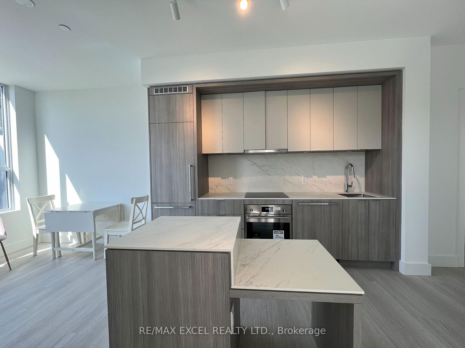 Condo leased at 211-625 Sheppard Avenue, Toronto, Bayview Village, M2K 1B5 - MLS: C12030031