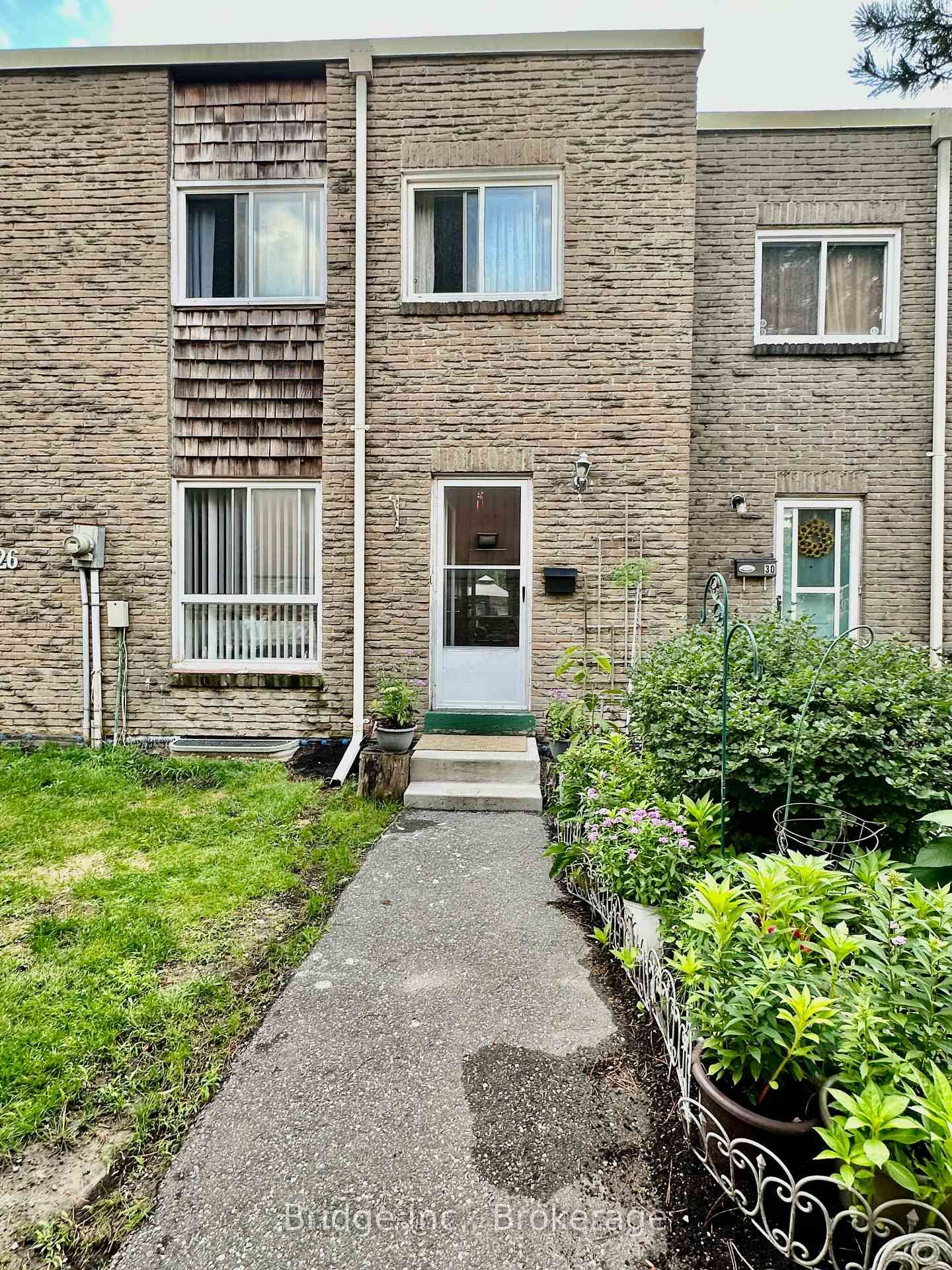 Townhouse for sale at 13-28 Thorny Vineway N/A, Toronto, Bayview Village, M2J 4J2 - MLS: C12030151