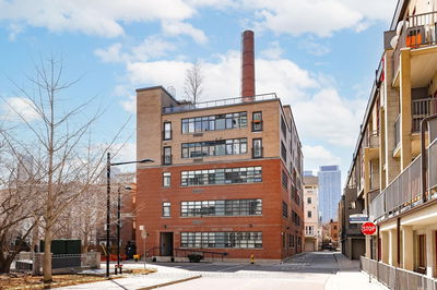 Unit 302 — 10 Wellesley Pl, Toronto - North St. James Town image-0-2