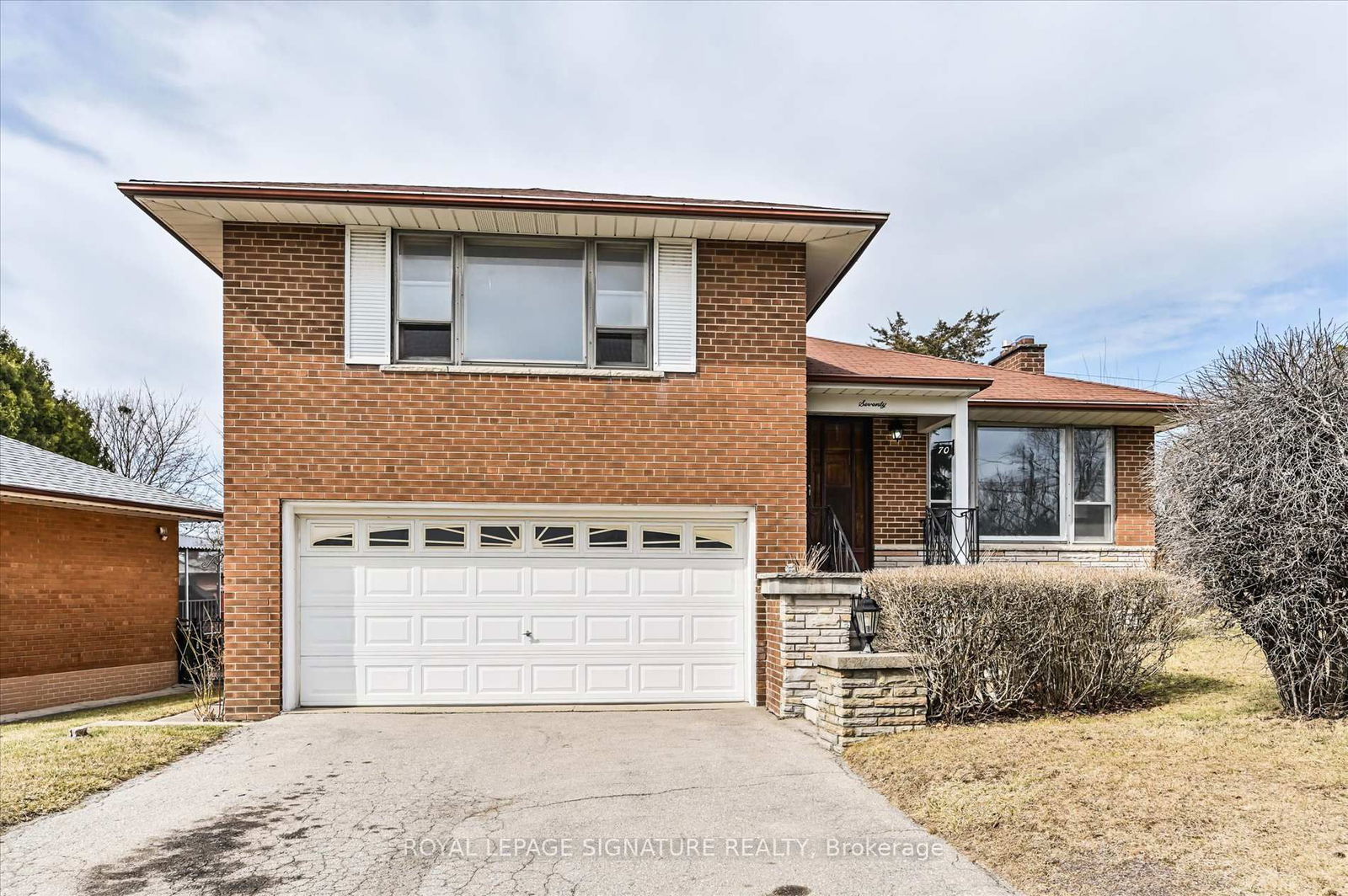 Detached House for sale at 70 Anewen Drive, Toronto, Victoria Village, M4A 1S3 - MLS: C12031355